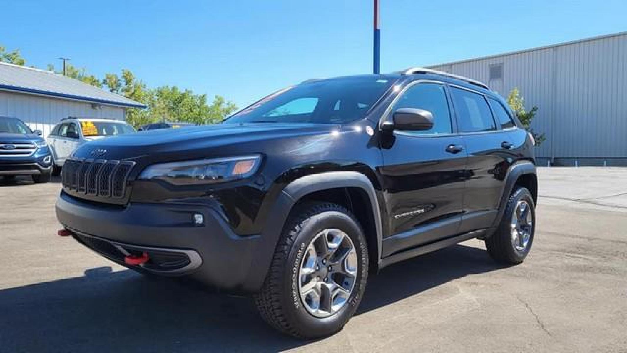 2019 BLACK JEEP CHEROKEE (1C4PJMBX7KD) with an V6,3.2L(198 CID),DOHC engine, AUTOMATIC transmission, located at 14600 Frazho Road, Warren, MI, 48089, (586) 776-3400, 42.485996, -82.974220 - Photo #0