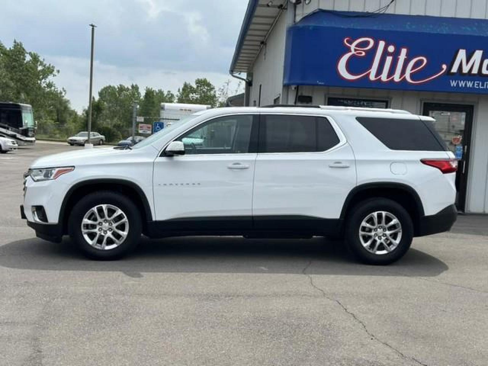 2018 WHITE CHEVROLET TRAVERSE (1GNEVGKW6JJ) with an V6,3.6L(217 CID),DOHC engine, AUTOMATIC transmission, located at 14600 Frazho Road, Warren, MI, 48089, (586) 776-3400, 42.485996, -82.974220 - Photo #7