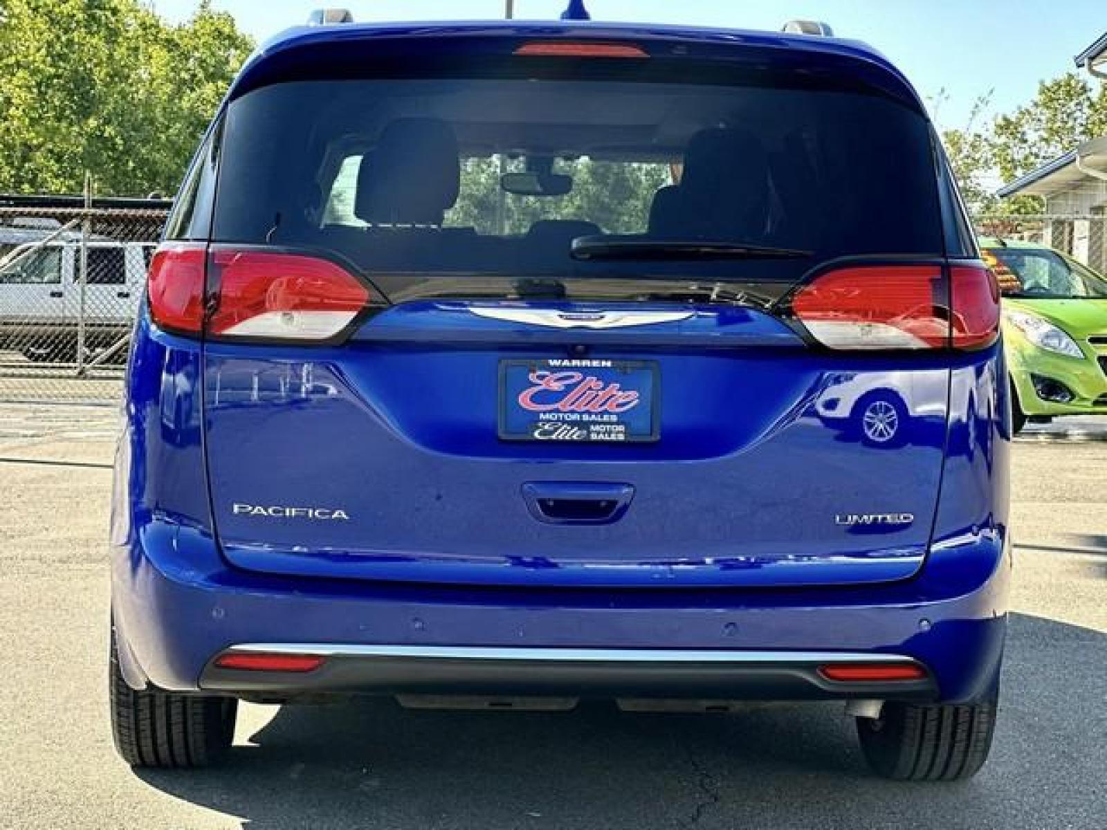 2019 OCEAN BLUE METTALLIC CHRYSLER PACIFICA (2C4RC1GG5KR) with an V6,3.6L(220 CID),DOHC engine, AUTOMATIC transmission, located at 14600 Frazho Road, Warren, MI, 48089, (586) 776-3400, 42.485996, -82.974220 - Photo #5