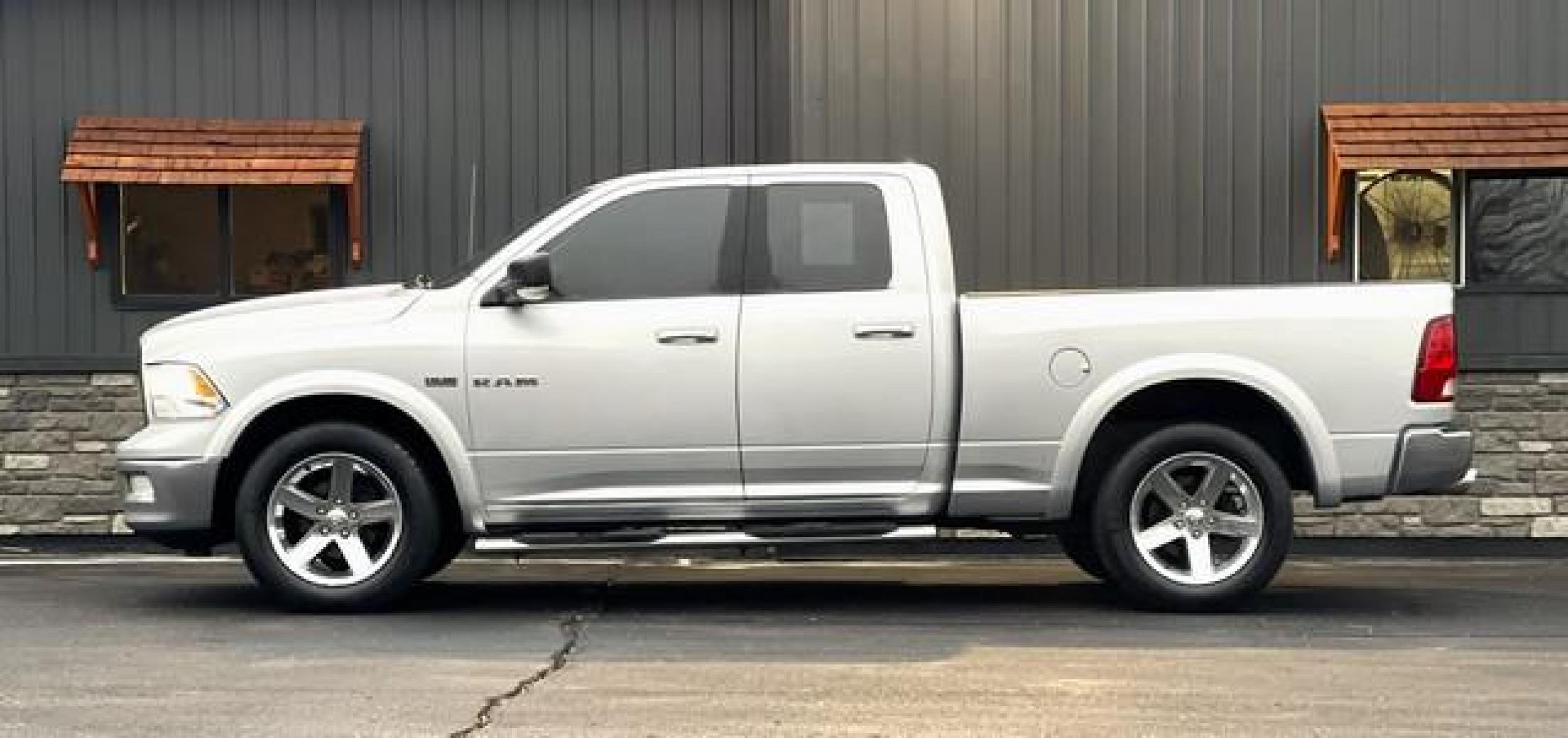 2012 SILVER RAM 1500 SLT (1C6RD7GT8CS) with an V8,5.7L(345 CID),OHV engine, AUTOMATIC transmission, located at 14600 Frazho Road, Warren, MI, 48089, (586) 776-3400, 42.485996, -82.974220 - Photo #1