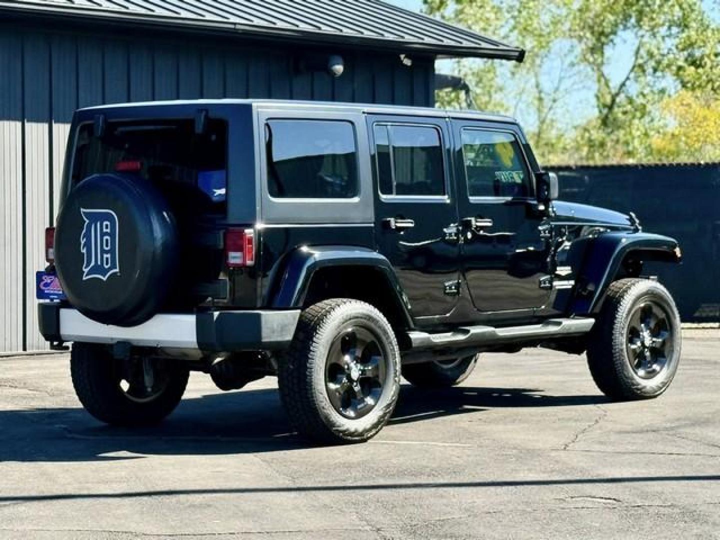 2014 BLACK JEEP WRANGLER (1C4BJWEG7EL) with an V6,3.6L(220 CID),DOHC engine, AUTOMATIC transmission, located at 14600 Frazho Road, Warren, MI, 48089, (586) 776-3400, 42.485996, -82.974220 - Photo#5