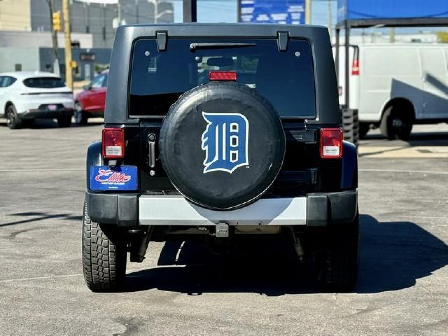2014 BLACK JEEP WRANGLER (1C4BJWEG7EL) with an V6,3.6L(220 CID),DOHC engine, AUTOMATIC transmission, located at 14600 Frazho Road, Warren, MI, 48089, (586) 776-3400, 42.485996, -82.974220 - Photo#6