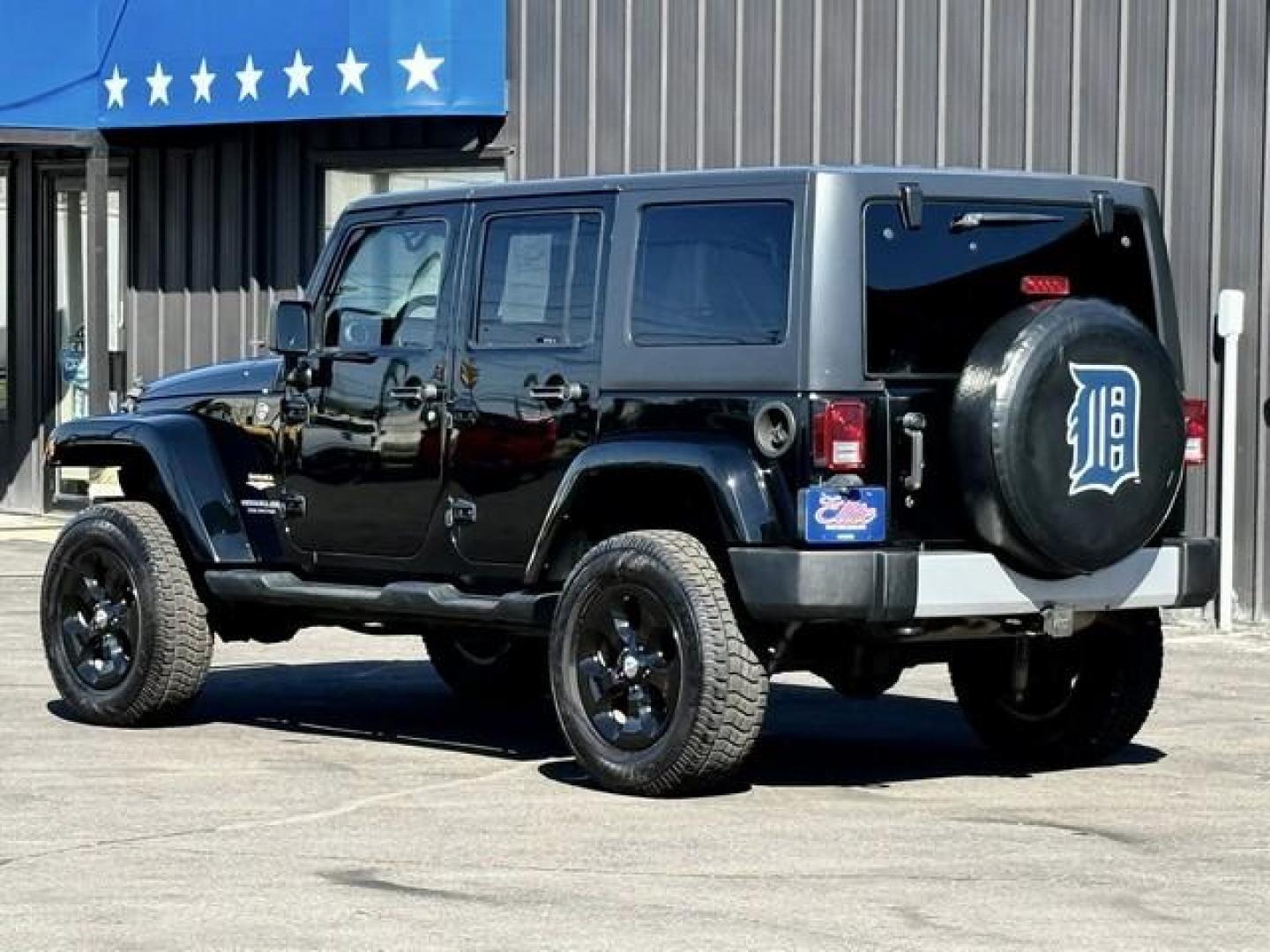 2014 BLACK JEEP WRANGLER (1C4BJWEG7EL) with an V6,3.6L(220 CID),DOHC engine, AUTOMATIC transmission, located at 14600 Frazho Road, Warren, MI, 48089, (586) 776-3400, 42.485996, -82.974220 - Photo#7