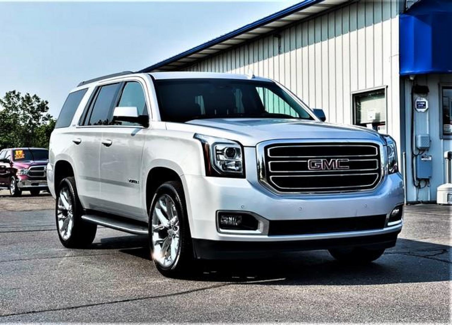 2018 SILVER GMC YUKON (1GKS2AKC6JR) with an V8,5.3L(325 CID),OHV engine, AUTOMATIC transmission, located at 14600 Frazho Road, Warren, MI, 48089, (586) 776-3400, 42.485996, -82.974220 - Photo#3