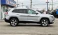 2019 SILVER METALLIC JEEP CHEROKEE (1C4PJMDX2KD) with an V6,3.2L(198 CID),DOHC engine, AUTOMATIC transmission, located at 14600 Frazho Road, Warren, MI, 48089, (586) 776-3400, 42.485996, -82.974220 - Photo #5