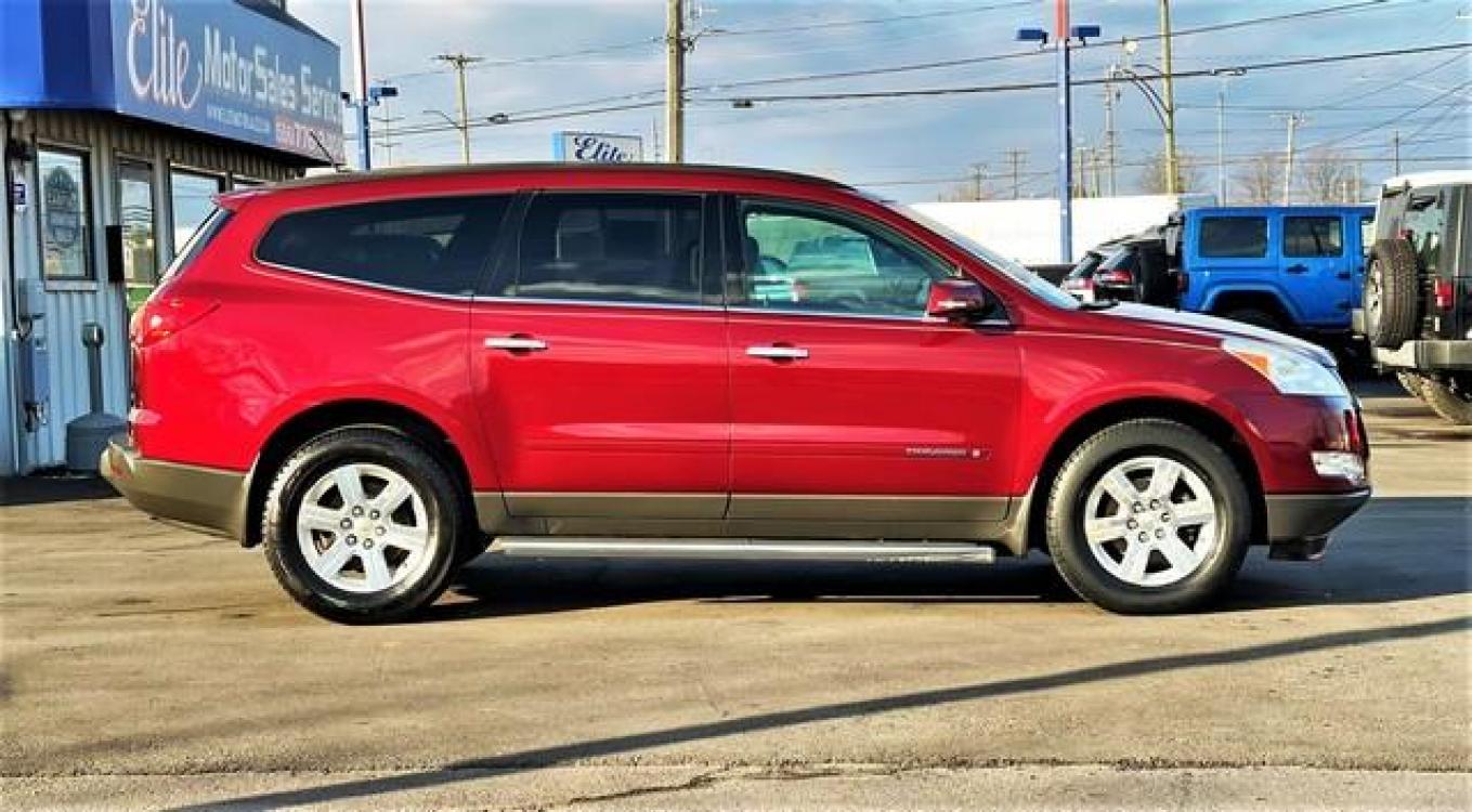 2009 BURGANDY CHEVROLET TRAVERSE (1GNER23DX9S) with an V6,3.6L(217 CID),DOHC engine, AUTOMATIC transmission, located at 14600 Frazho Road, Warren, MI, 48089, (586) 776-3400, 42.485996, -82.974220 - Photo #5