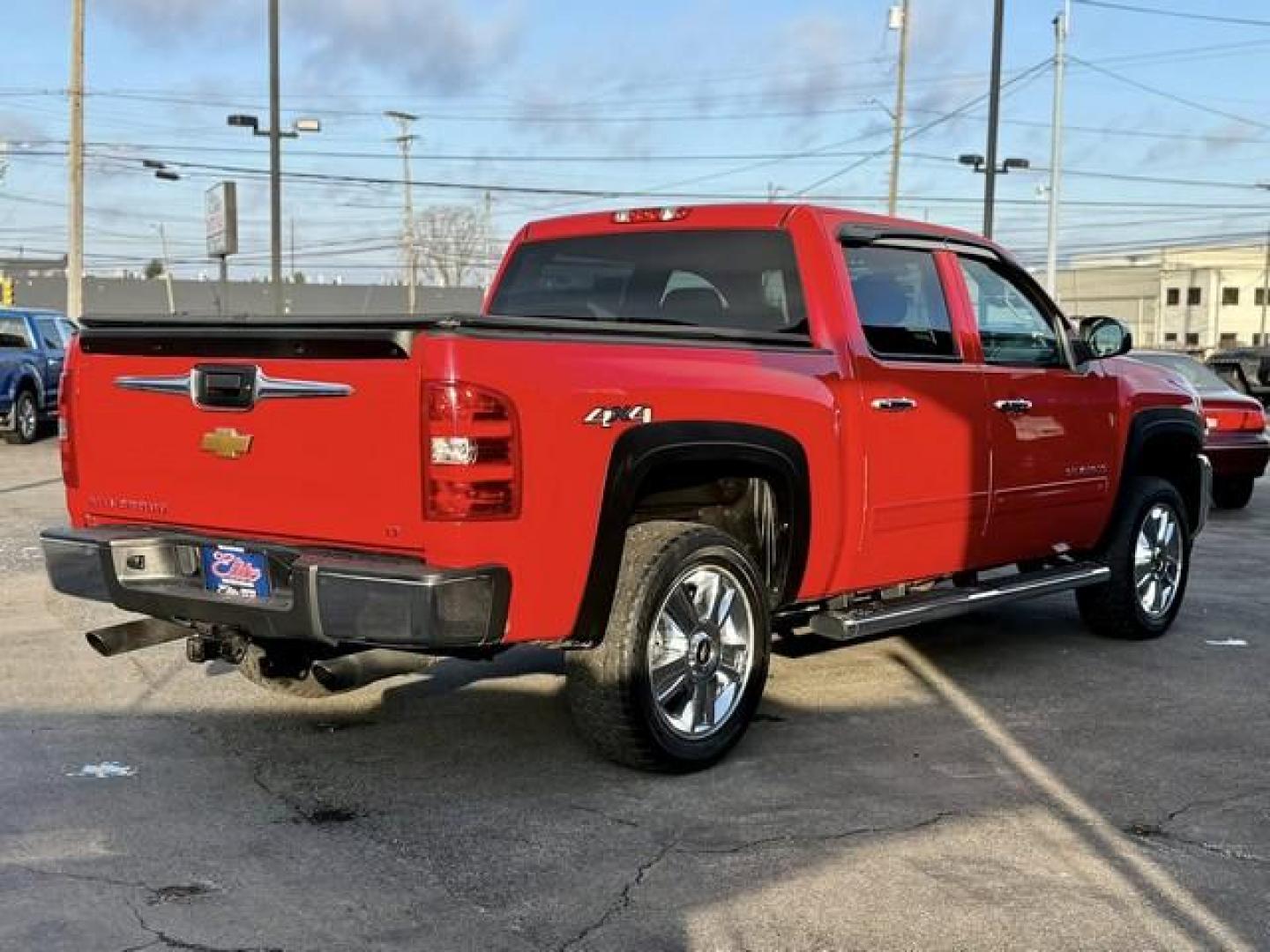 2012 RED CHEVROLET SILVERADO 1500 (1GCPKSE78CF) with an V8,5.3L(325 CID),OHV engine, AUTOMATIC transmission, located at 14600 Frazho Road, Warren, MI, 48089, (586) 776-3400, 42.485996, -82.974220 - Photo#5