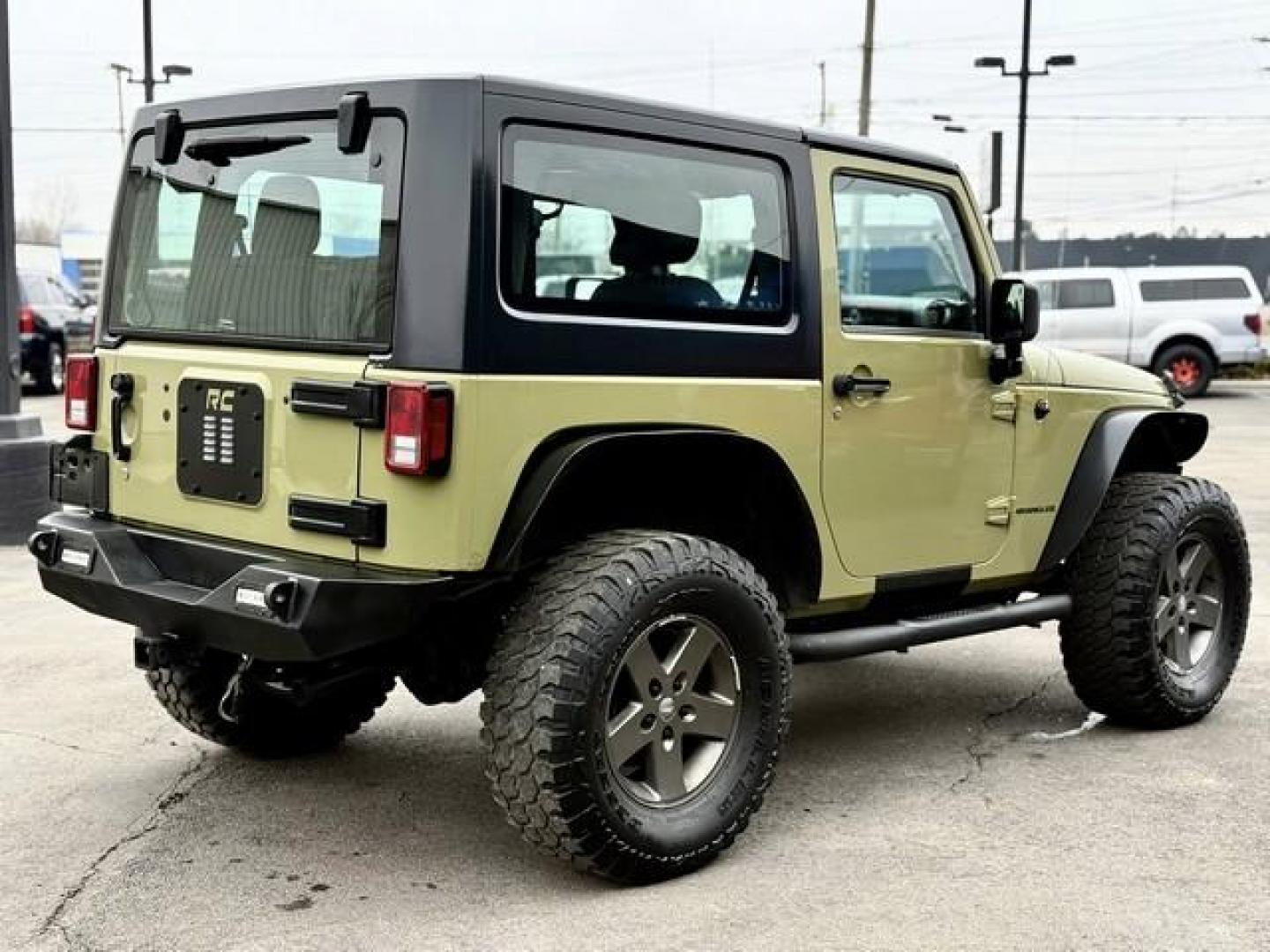 2013 GREEN JEEP WRANGLER (1C4AJWAG2DL) with an V6,3.6L(220 CID),DOHC engine, AUTOMATIC transmission, located at 14600 Frazho Road, Warren, MI, 48089, (586) 776-3400, 42.485996, -82.974220 - Photo#5