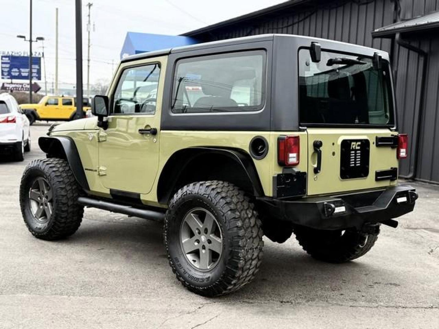 2013 GREEN JEEP WRANGLER (1C4AJWAG2DL) with an V6,3.6L(220 CID),DOHC engine, AUTOMATIC transmission, located at 14600 Frazho Road, Warren, MI, 48089, (586) 776-3400, 42.485996, -82.974220 - Photo#7