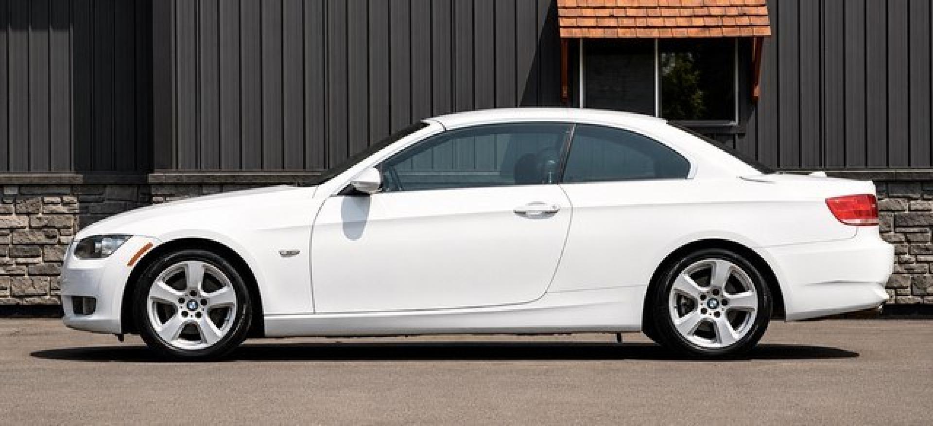 2008 WHITE BMW 328I (WBAWR33598P) with an L6,3.0L(183 CID),DOHC engine, AUTOMATIC transmission, located at 14600 Frazho Road, Warren, MI, 48089, (586) 776-3400, 42.485996, -82.974220- Photo#1