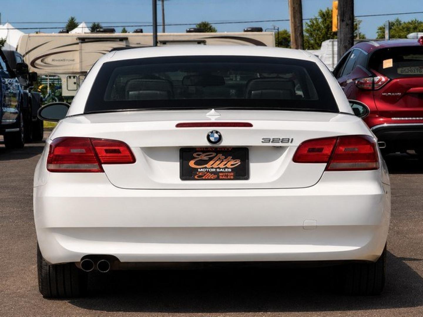 2008 WHITE BMW 328I (WBAWR33598P) with an L6,3.0L(183 CID),DOHC engine, AUTOMATIC transmission, located at 14600 Frazho Road, Warren, MI, 48089, (586) 776-3400, 42.485996, -82.974220- Photo#7