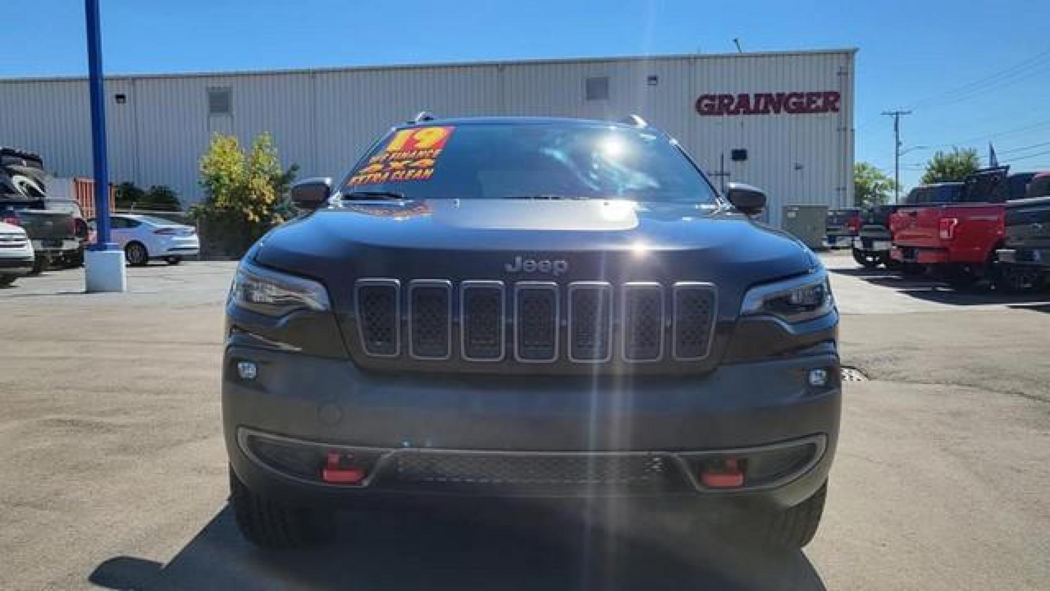 2019 BLACK JEEP CHEROKEE (1C4PJMBX7KD) with an V6,3.2L(198 CID),DOHC engine, AUTOMATIC transmission, located at 14600 Frazho Road, Warren, MI, 48089, (586) 776-3400, 42.485996, -82.974220 - Photo #1