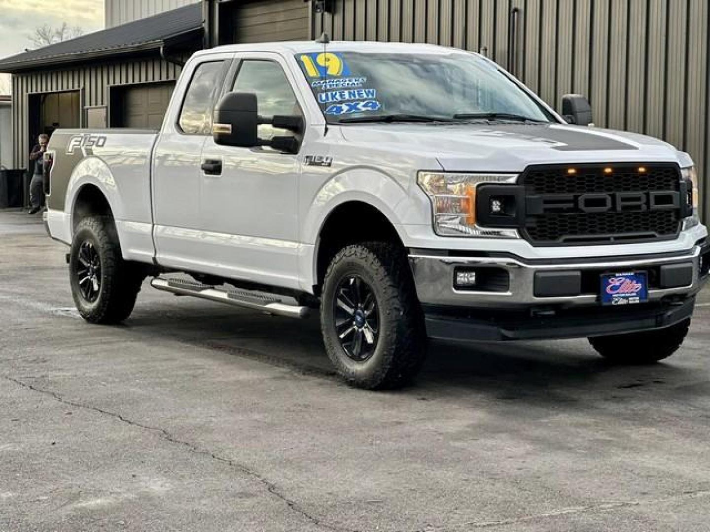2019 WHITE FORD F-150 (1FTFX1E44KK) with an V6,3.5L(213 CID),DOHC engine, AUTOMATIC transmission, located at 14600 Frazho Road, Warren, MI, 48089, (586) 776-3400, 42.485996, -82.974220 - Photo#2
