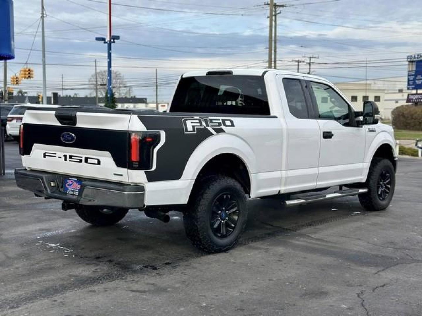 2019 WHITE FORD F-150 (1FTFX1E44KK) with an V6,3.5L(213 CID),DOHC engine, AUTOMATIC transmission, located at 14600 Frazho Road, Warren, MI, 48089, (586) 776-3400, 42.485996, -82.974220 - Photo#4