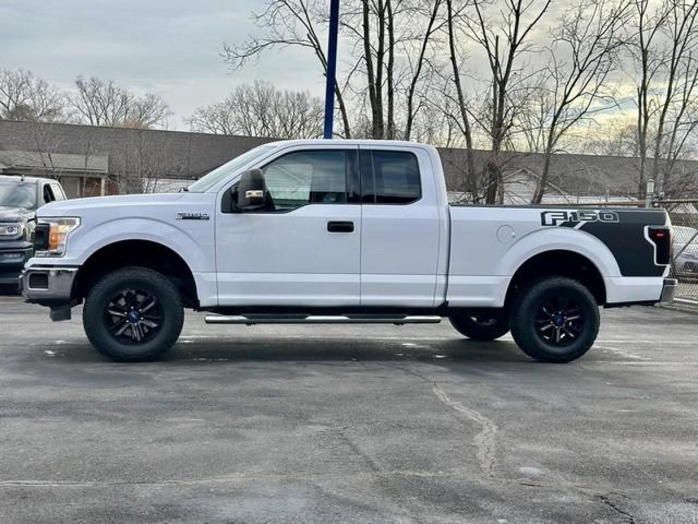 2019 WHITE FORD F-150 (1FTFX1E44KK) with an V6,3.5L(213 CID),DOHC engine, AUTOMATIC transmission, located at 14600 Frazho Road, Warren, MI, 48089, (586) 776-3400, 42.485996, -82.974220 - Photo#7