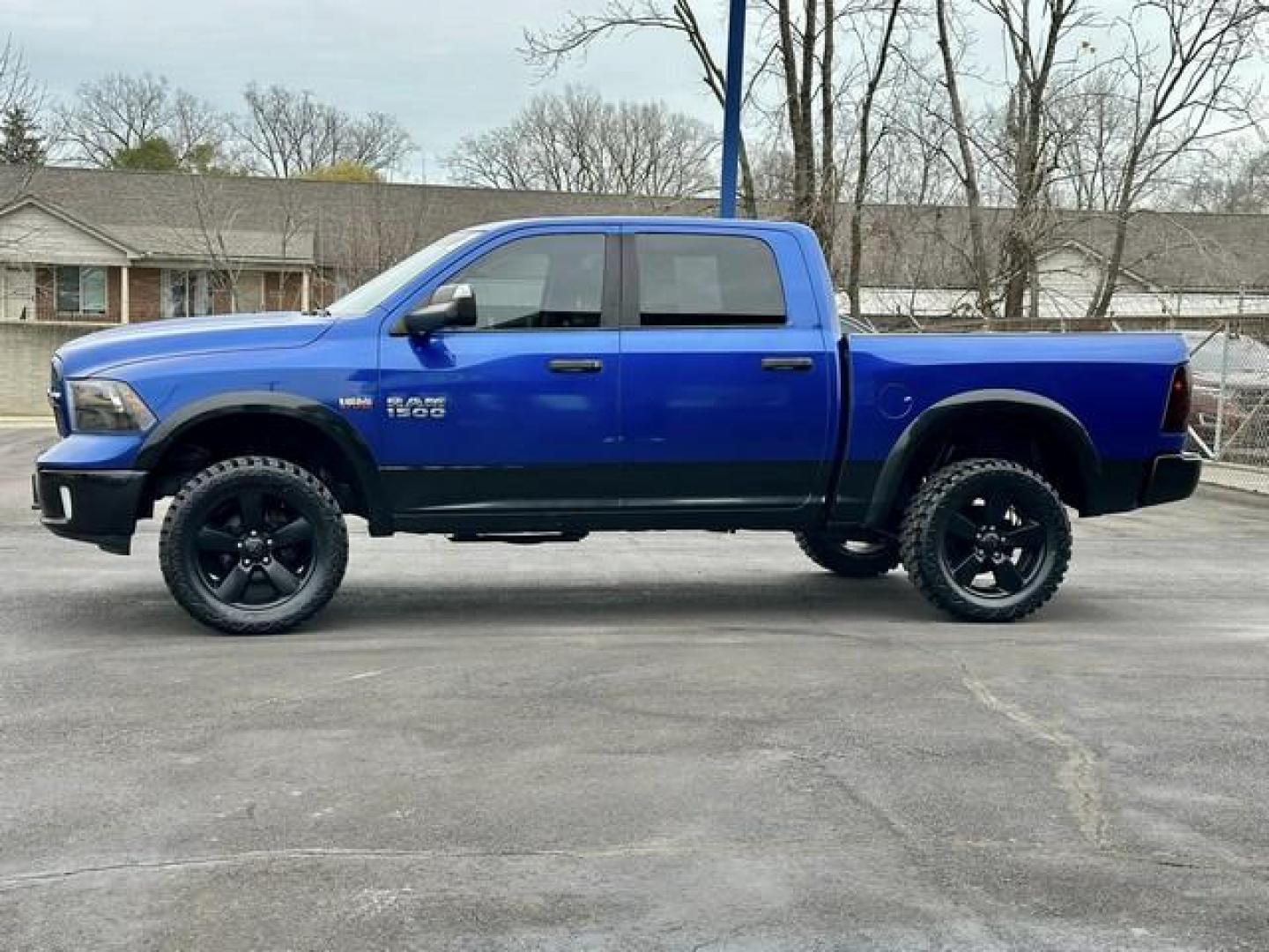 2017 BLUE RAM 1500 (1C6RR7LT1HS) with an V8,5.7L(345 CID),OHV engine, AUTOMATIC transmission, located at 14600 Frazho Road, Warren, MI, 48089, (586) 776-3400, 42.485996, -82.974220 - Photo#7