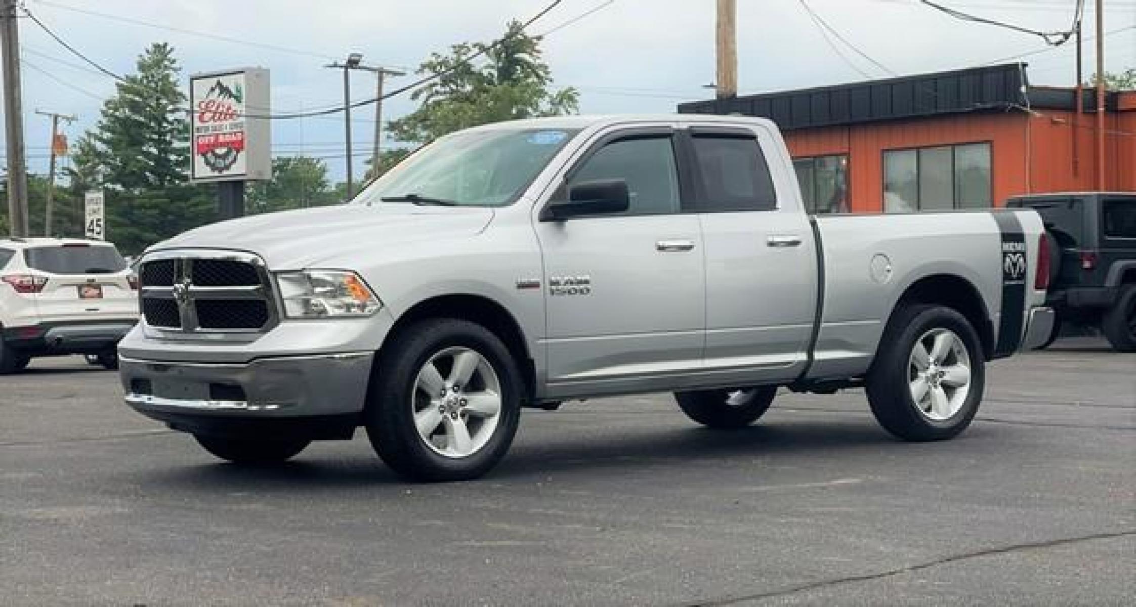 2016 SILVER RAM 1500 (1C6RR7GT0GS) with an V8,5.7L(345 CID),OHV engine, AUTOMATIC transmission, located at 14600 Frazho Road, Warren, MI, 48089, (586) 776-3400, 42.485996, -82.974220 - Photo #0