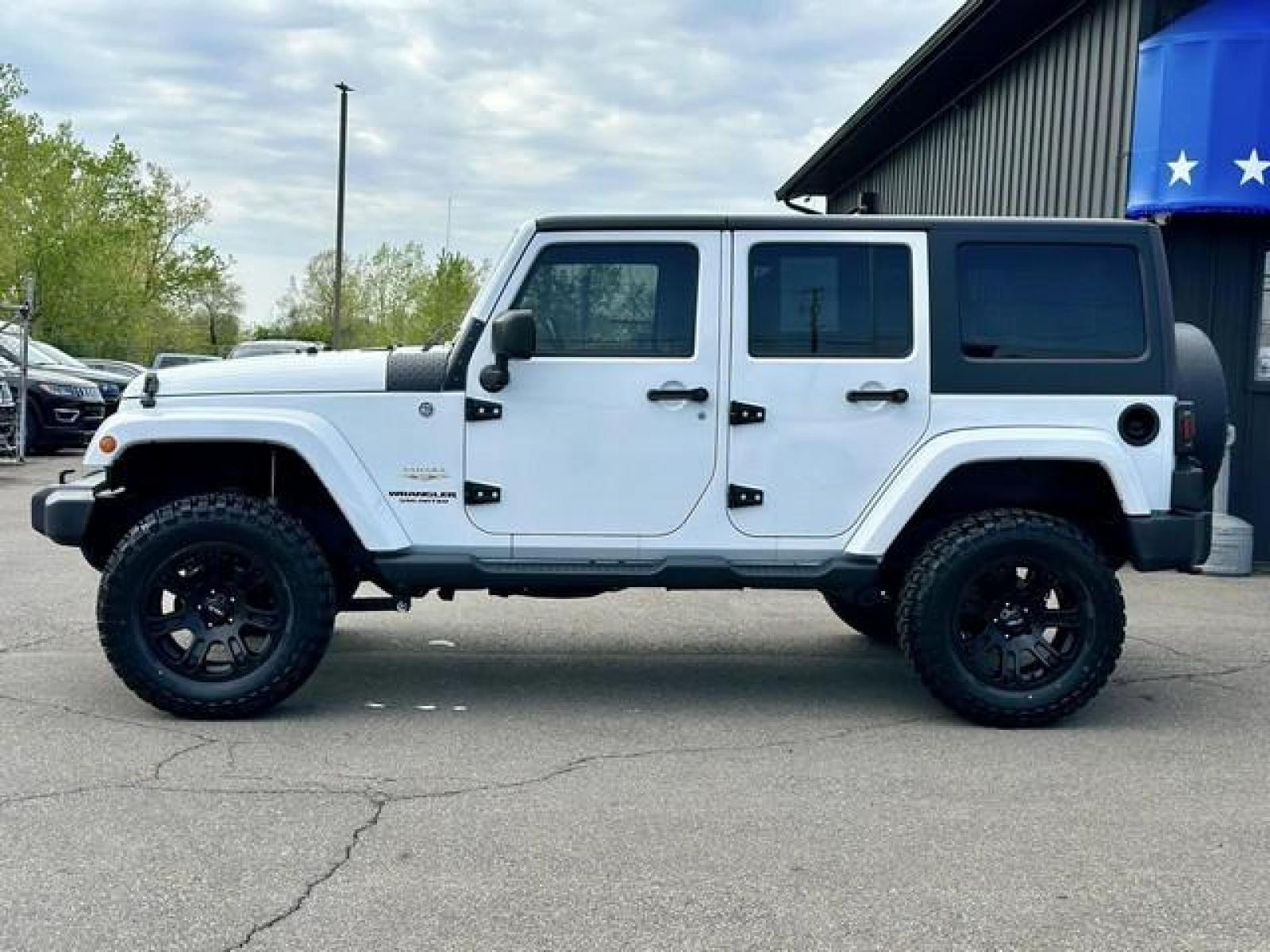 2015 WHITE JEEP WRANGLER (1C4BJWEG8FL) with an V6,3.6L(220 CID),DOHC engine, AUTOMATIC transmission, located at 14600 Frazho Road, Warren, MI, 48089, (586) 776-3400, 42.485996, -82.974220 - Photo #7