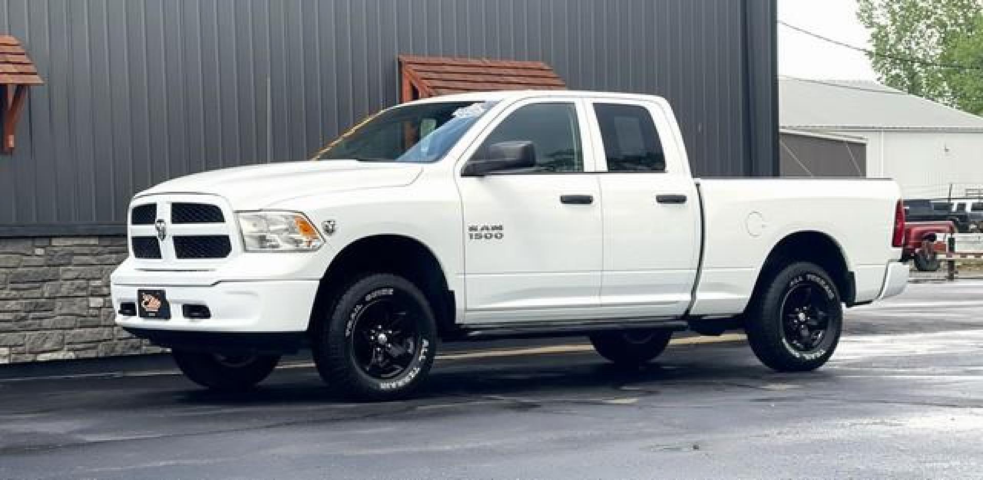 2015 WHITE RAM 1500 (1C6RR7FG9FS) with an V6,3.6L(220 CID),DOHC engine, AUTOMATIC transmission, located at 14600 Frazho Road, Warren, MI, 48089, (586) 776-3400, 42.485996, -82.974220 - Photo#1