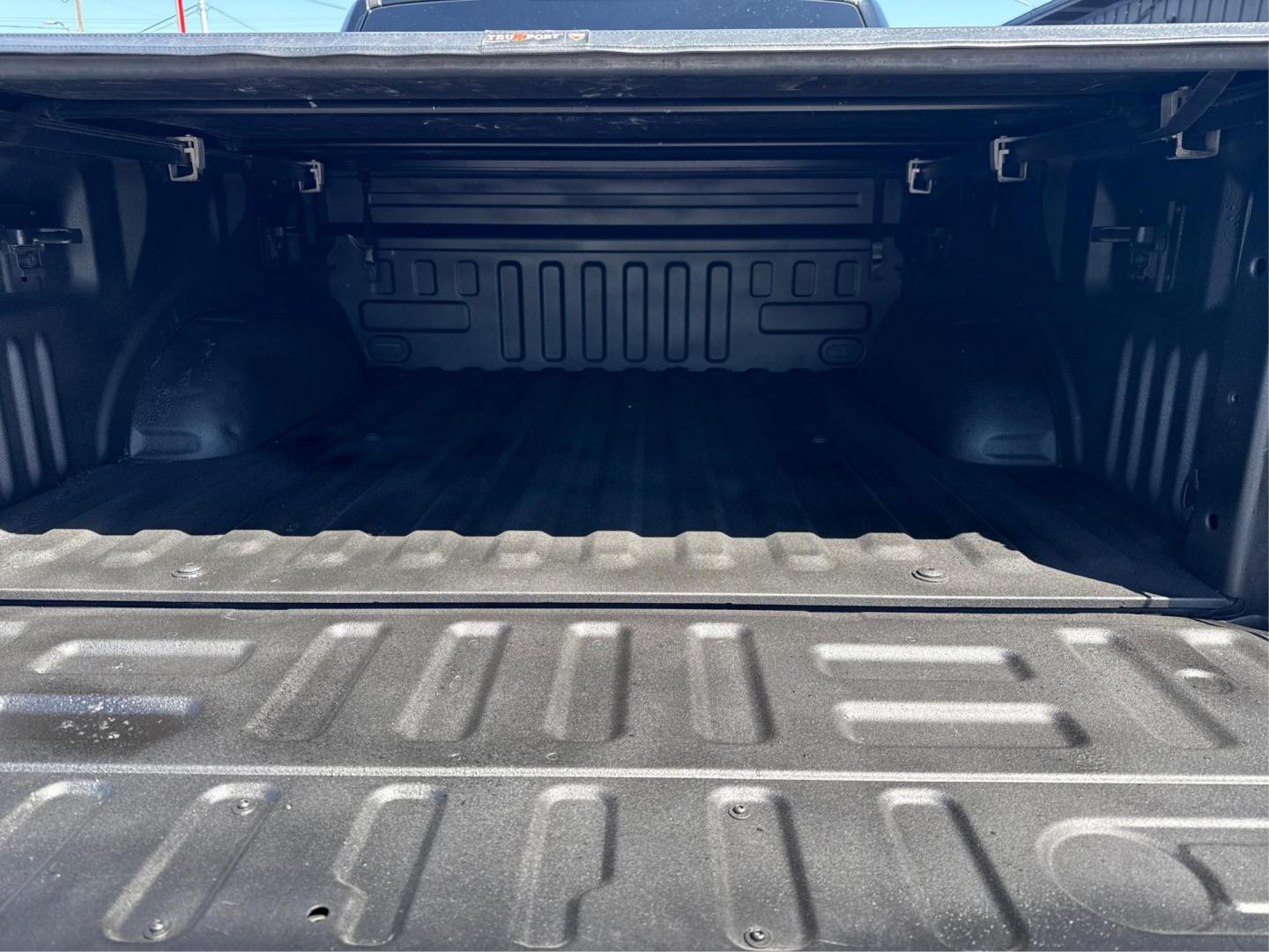 2017 BLACK /BLACK FORD F-150 (1FTEW1EFXHF) with an V8,5.0L(302 CID),DOHC engine, AUTOMATIC transmission, located at 14600 Frazho Road, Warren, MI, 48089, (586) 776-3400, 42.485996, -82.974220 - Photo#11