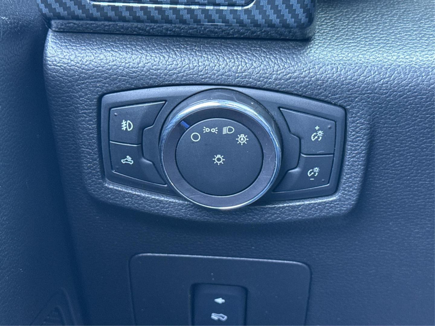 2017 BLACK /BLACK FORD F-150 (1FTEW1EFXHF) with an V8,5.0L(302 CID),DOHC engine, AUTOMATIC transmission, located at 14600 Frazho Road, Warren, MI, 48089, (586) 776-3400, 42.485996, -82.974220 - Photo#16