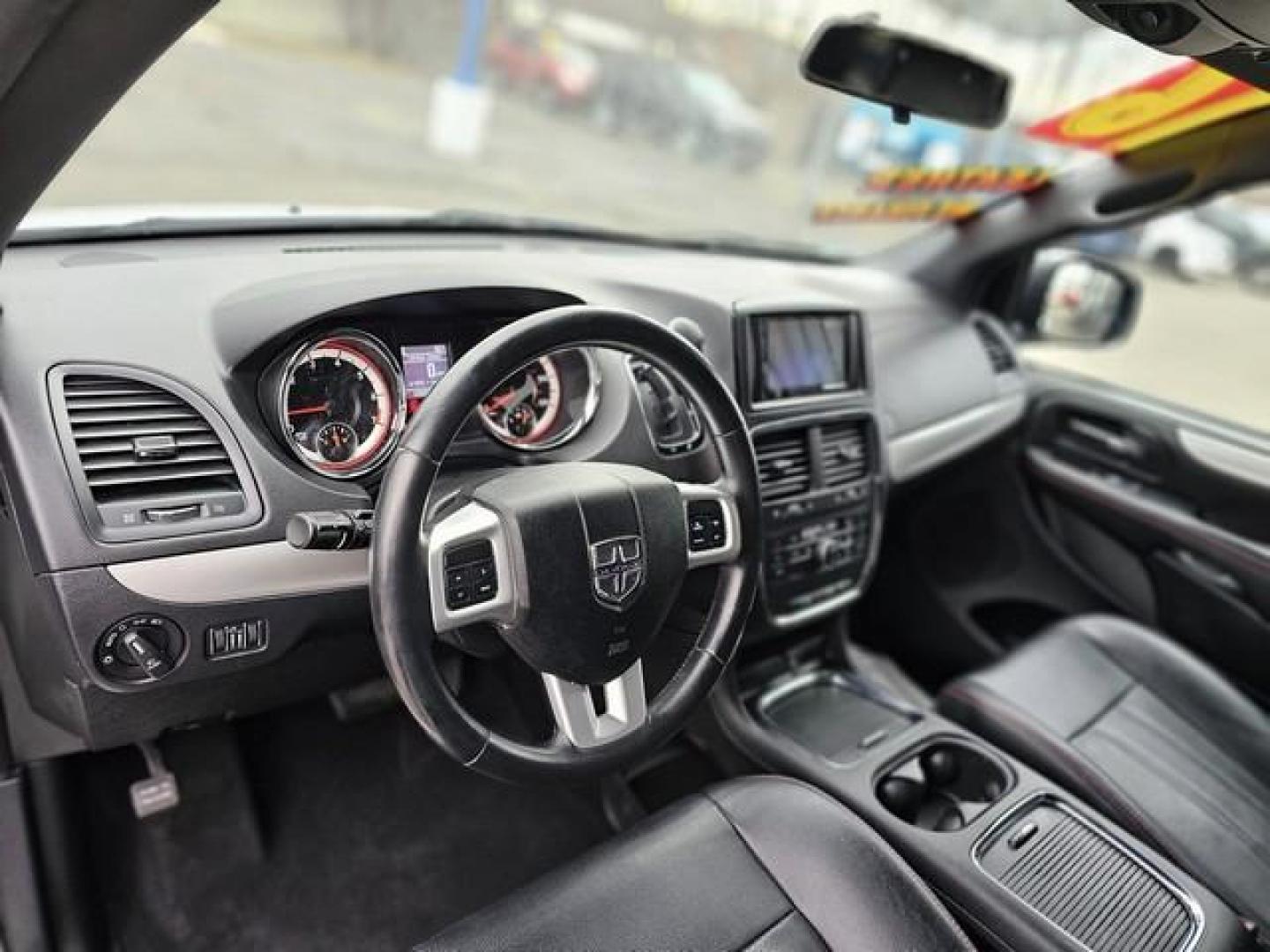 2016 WHITE DODGE GRAND CARAVAN (2C4RDGEG8GR) with an V6,3.6L(220 CID),DOHC engine, AUTOMATIC transmission, located at 14600 Frazho Road, Warren, MI, 48089, (586) 776-3400, 42.485996, -82.974220 - Photo#10