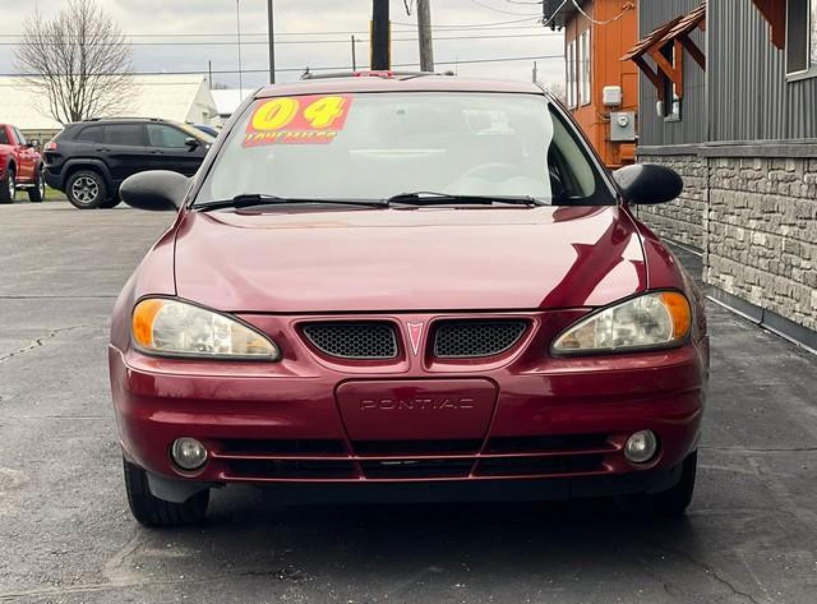 2004 BURGUNDY PONTIAC GRAND AM (1G2NE52F44C) with an L4,2.2L(134 CID),DOHC engine, AUTOMATIC transmission, located at 14600 Frazho Road, Warren, MI, 48089, (586) 776-3400, 42.485996, -82.974220 - Photo #3