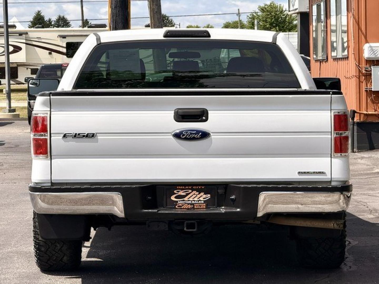 2013 WHITE FORD F-150 (1FTMF1EM0DF) with an V6,3.7L(227 CID),DOHC engine, AUTOMATIC transmission, located at 14600 Frazho Road, Warren, MI, 48089, (586) 776-3400, 42.485996, -82.974220- Photo#5