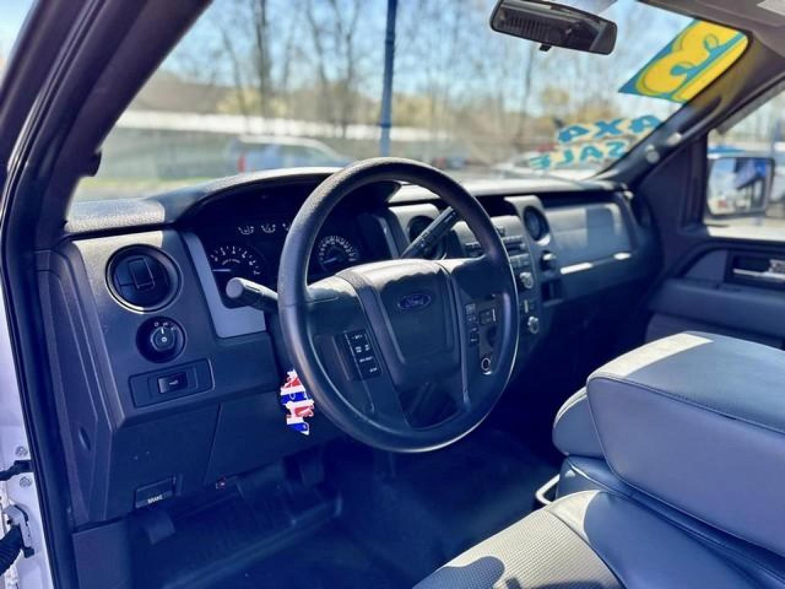 2013 WHITE FORD F-150 (1FTMF1EM0DF) with an V6,3.7L(227 CID),DOHC engine, AUTOMATIC transmission, located at 14600 Frazho Road, Warren, MI, 48089, (586) 776-3400, 42.485996, -82.974220 - Photo #15