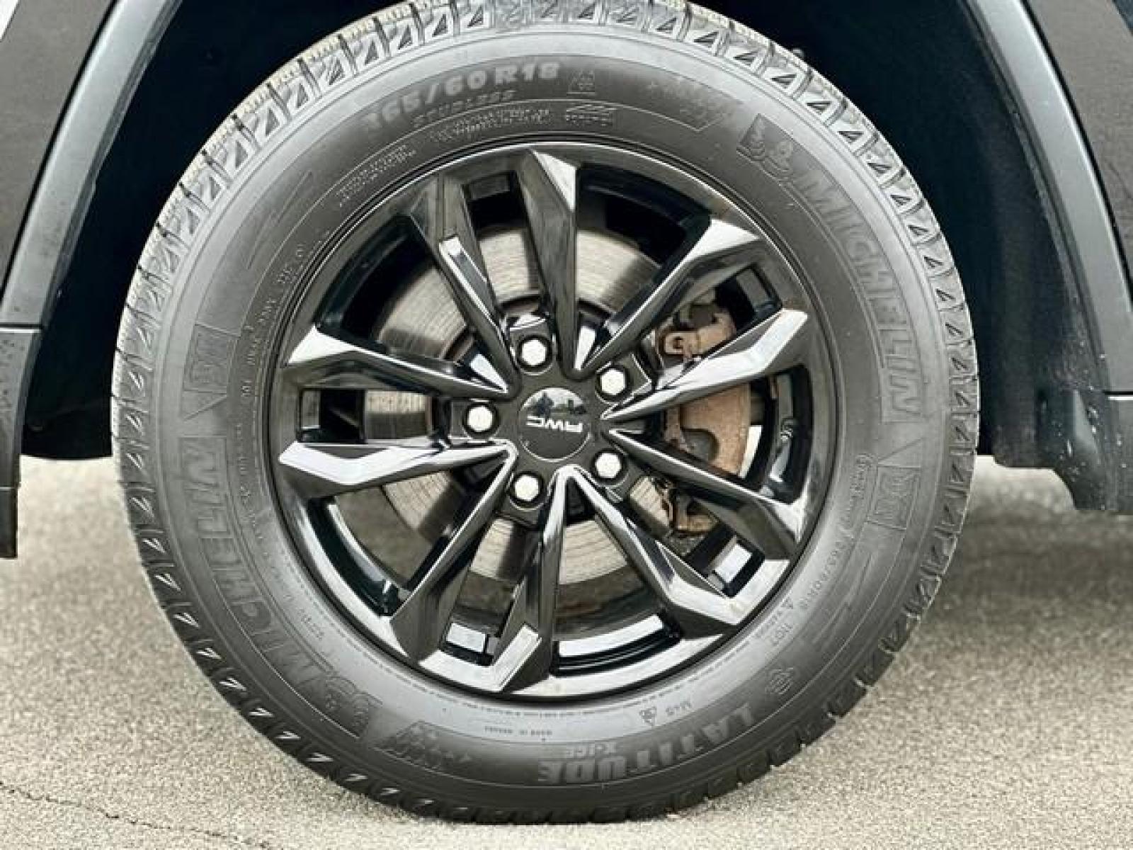 2016 BLACK JEEP GRAND CHEROKEE (1C4RJFBG2GC) with an V6,3.6L(220 CID),DOHC engine, located at 14600 Frazho Road, Warren, MI, 48089, (586) 776-3400, 42.485996, -82.974220 - Photo #8