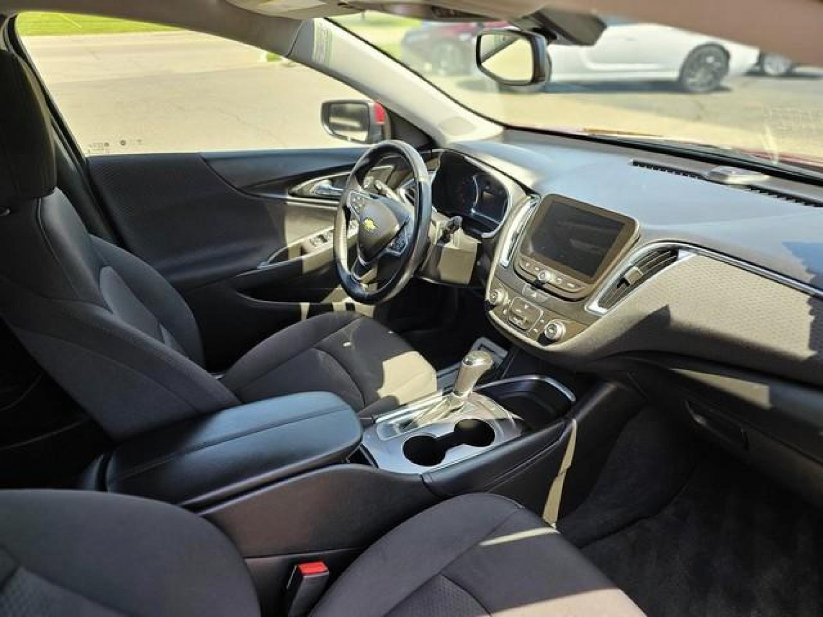 2018 RED CHEVROLET MALIBU (1G1ZD5ST0JF) with an L4,1.5L(91 CID),DOHC engine, AUTOMATIC transmission, located at 14600 Frazho Road, Warren, MI, 48089, (586) 776-3400, 42.485996, -82.974220 - Photo #12