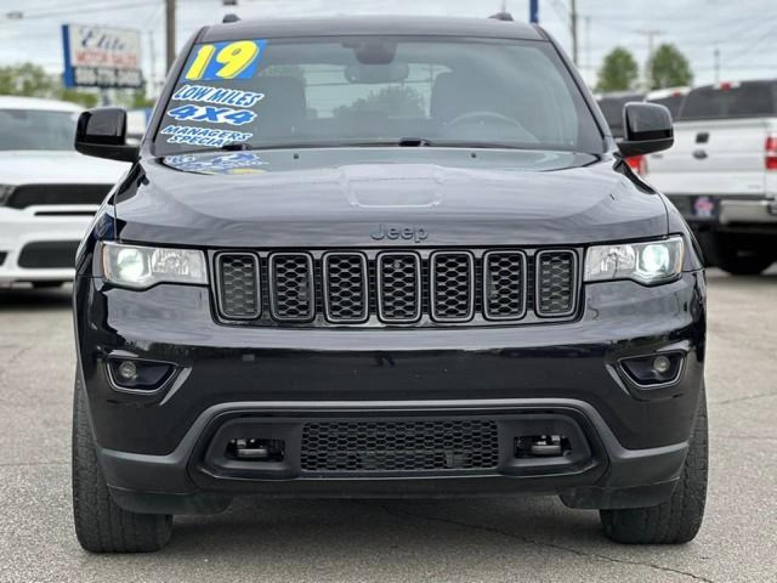 2019 BLACK JEEP GRAND CHEROKEE LAREDO/ALT (1C4RJFAG9KC) with an V6,3.6L(220 CID),DOHC engine, AUTOMATIC transmission, located at 14600 Frazho Road, Warren, MI, 48089, (586) 776-3400, 42.485996, -82.974220 - Photo #1