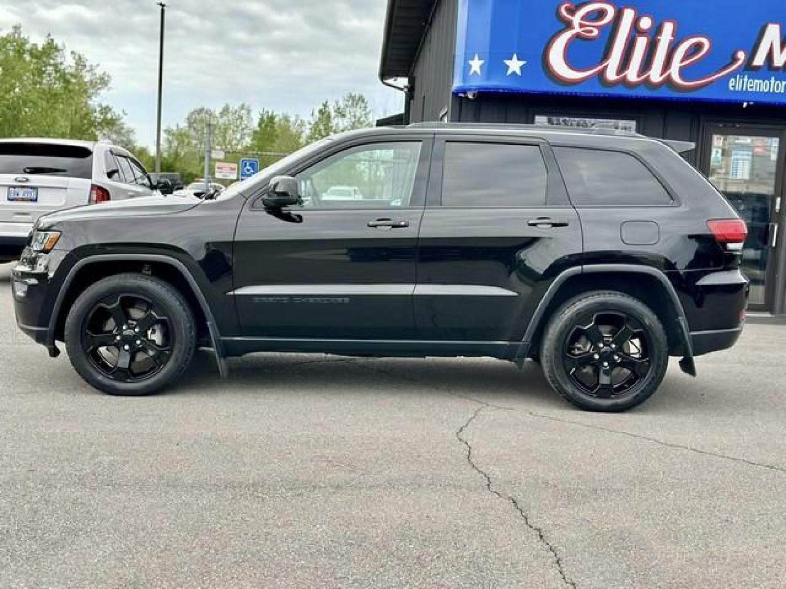 2019 BLACK JEEP GRAND CHEROKEE LAREDO/ALT (1C4RJFAG9KC) with an V6,3.6L(220 CID),DOHC engine, AUTOMATIC transmission, located at 14600 Frazho Road, Warren, MI, 48089, (586) 776-3400, 42.485996, -82.974220 - Photo #7