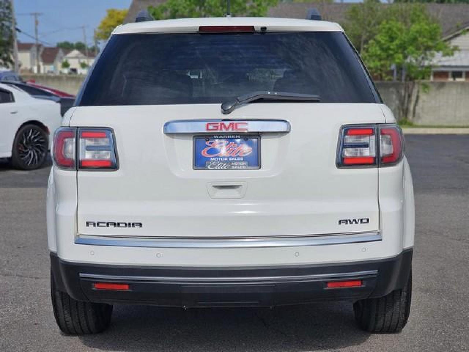 2013 WHITE GMC ACADIA (1GKKVRED3DJ) with an V6,3.6L(217 CID),DOHC engine, AUTOMATIC transmission, located at 14600 Frazho Road, Warren, MI, 48089, (586) 776-3400, 42.485996, -82.974220 - Photo #5