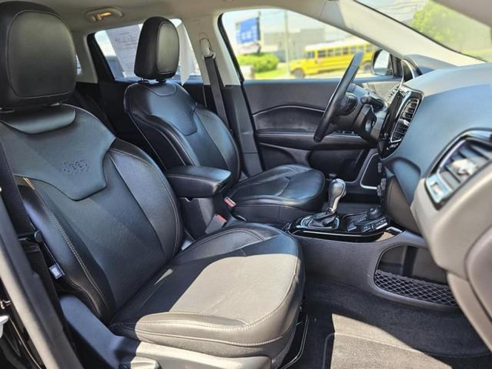 2019 BLACK JEEP COMPASS (3C4NJDCB9KT) with an L4,2.4L(144 CID), engine, AUTOMATIC transmission, located at 14600 Frazho Road, Warren, MI, 48089, (586) 776-3400, 42.485996, -82.974220 - Photo #10