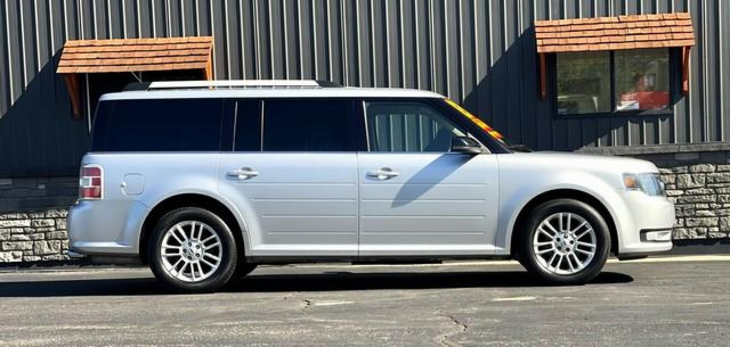 2013 SILVER FORD FLEX (2FMGK5C80DB) with an V6,3.5L(213 CID),DOHC engine, AUTOMATIC transmission, located at 14600 Frazho Road, Warren, MI, 48089, (586) 776-3400, 42.485996, -82.974220 - Photo #3