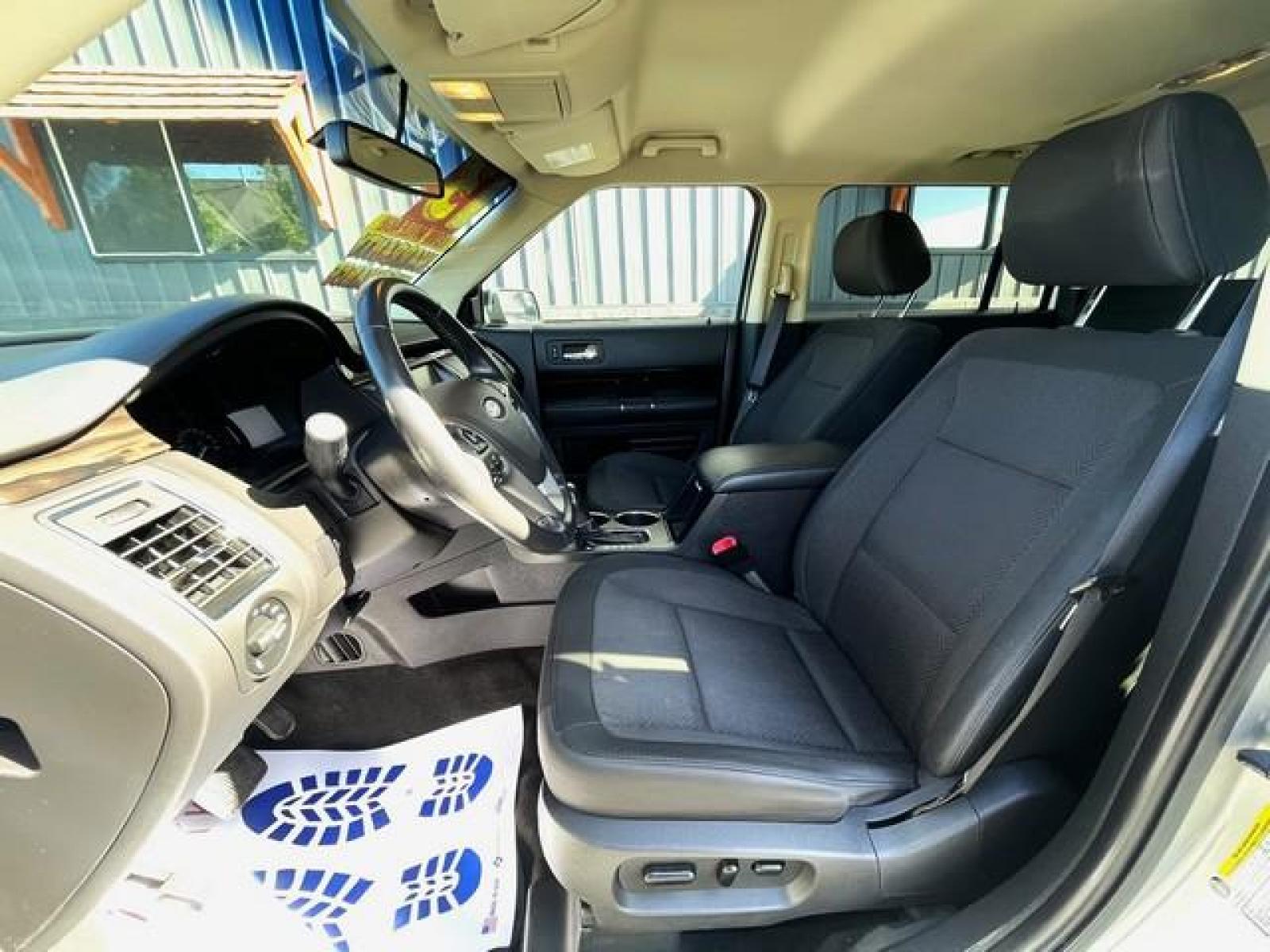 2013 SILVER FORD FLEX (2FMGK5C80DB) with an V6,3.5L(213 CID),DOHC engine, AUTOMATIC transmission, located at 14600 Frazho Road, Warren, MI, 48089, (586) 776-3400, 42.485996, -82.974220 - Photo #7