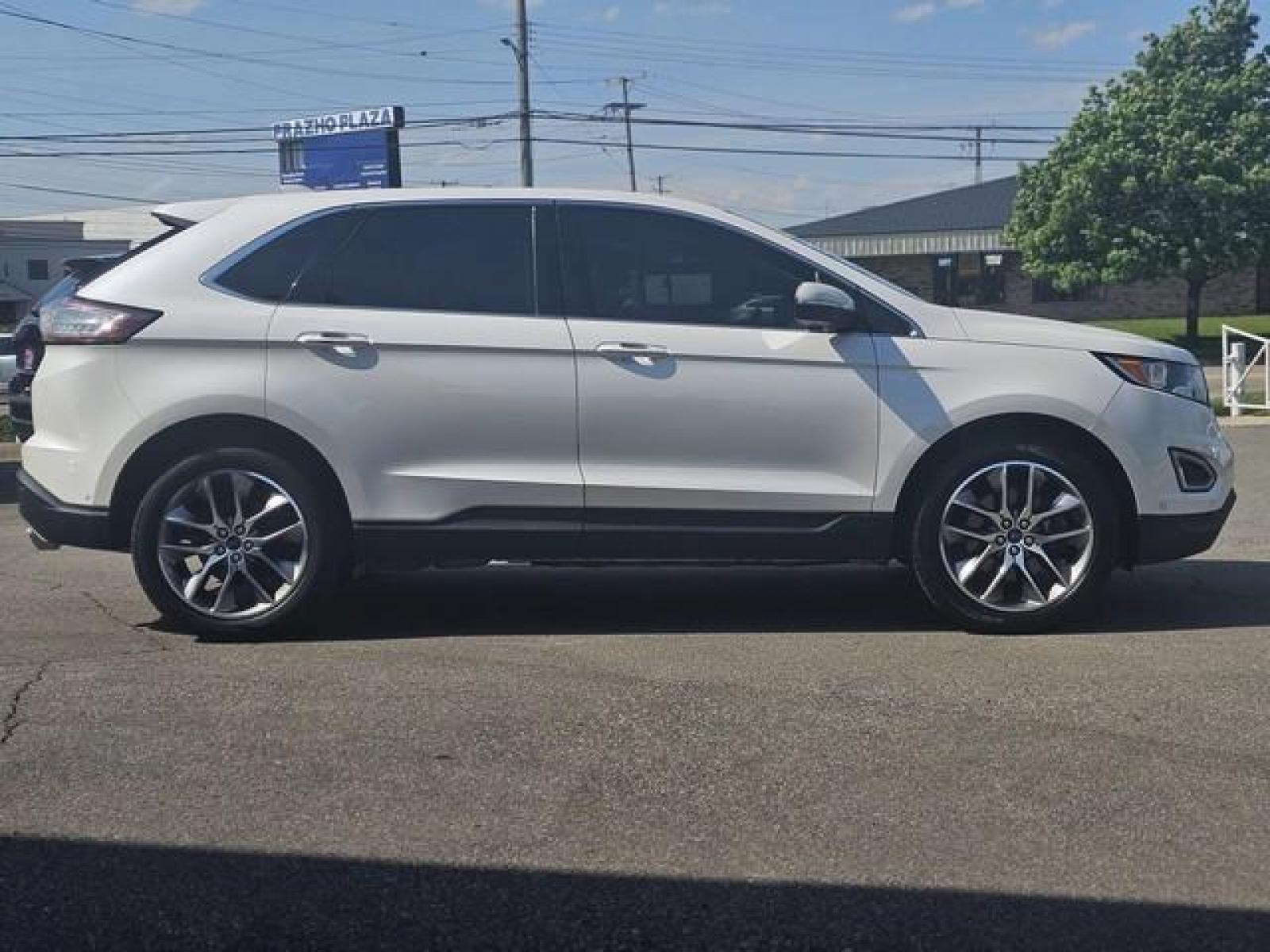 2016 WHITE PLATINUM TRI COAT FORD EDGE (2FMPK4K83GB) with an V6,3.5L(213 CID),DOHC engine, AUTOMATIC transmission, located at 14600 Frazho Road, Warren, MI, 48089, (586) 776-3400, 42.485996, -82.974220 - Photo #3