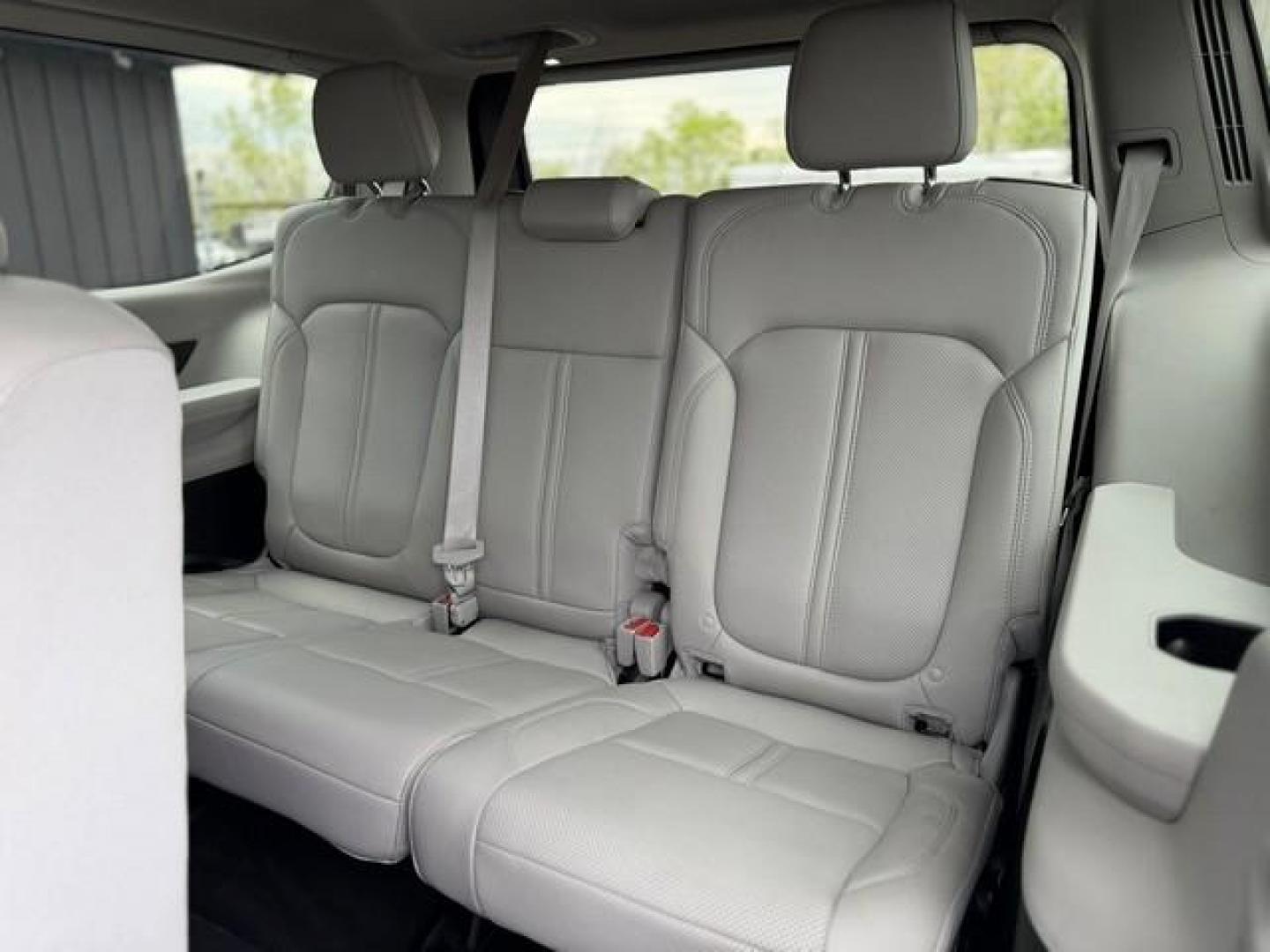2022 WHITE JEEP WAGONEER (1C4SJVBT6NS) with an V8,5.7L(345 CID),OHV engine, AUTOMATIC transmission, located at 14600 Frazho Road, Warren, MI, 48089, (586) 776-3400, 42.485996, -82.974220 - Photo#15