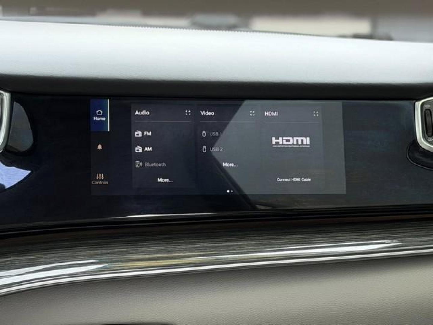 2022 WHITE JEEP WAGONEER (1C4SJVBT6NS) with an V8,5.7L(345 CID),OHV engine, AUTOMATIC transmission, located at 14600 Frazho Road, Warren, MI, 48089, (586) 776-3400, 42.485996, -82.974220 - Photo#21