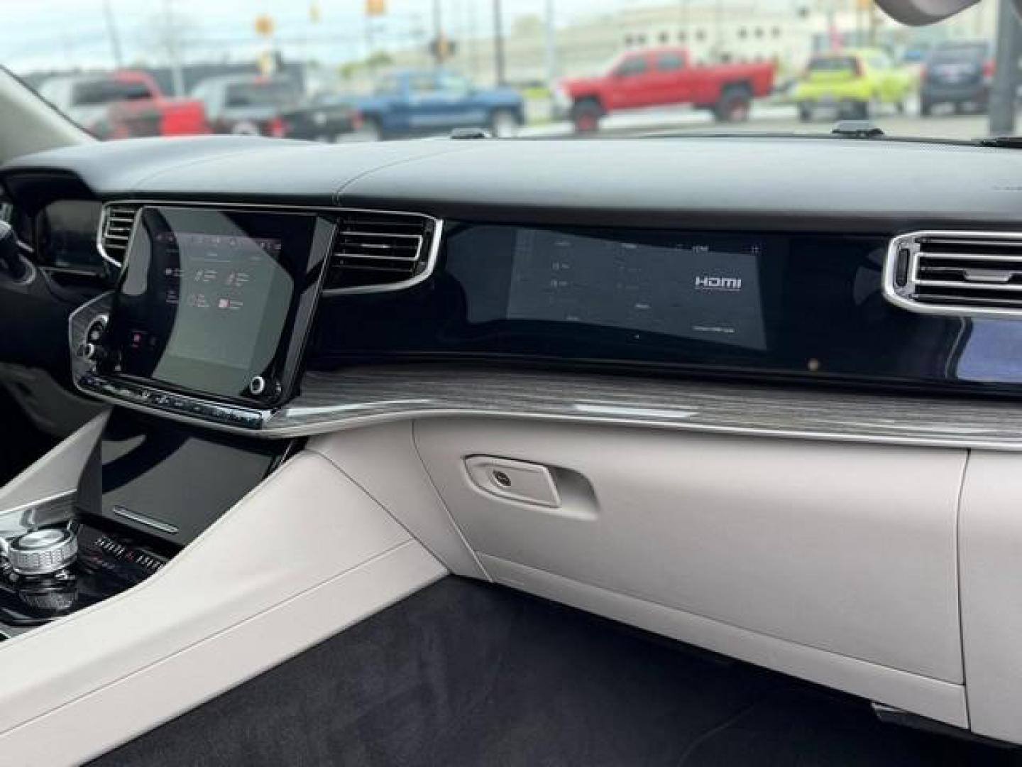 2022 WHITE JEEP WAGONEER (1C4SJVBT6NS) with an V8,5.7L(345 CID),OHV engine, AUTOMATIC transmission, located at 14600 Frazho Road, Warren, MI, 48089, (586) 776-3400, 42.485996, -82.974220 - Photo#24