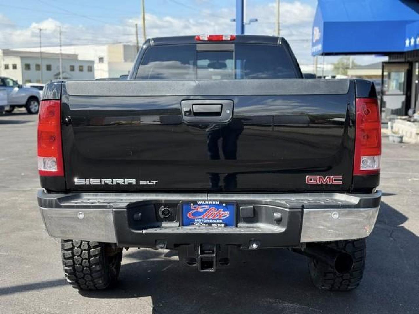 2012 BLACK GMC SIERRA 3500 HD (1GT424C85CF) with an V8,6.6L(403 CID),OHV engine, AUTOMATIC transmission, located at 14600 Frazho Road, Warren, MI, 48089, (586) 776-3400, 42.485996, -82.974220 - Photo#5