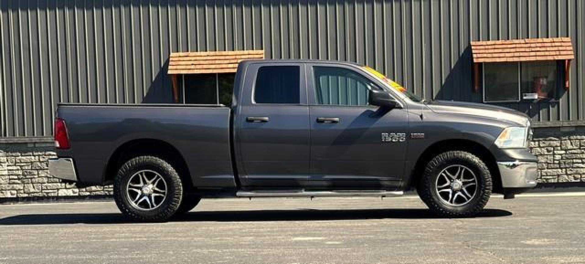 2016 GRAY RAM 1500 (1C6RR7FT1GS) with an V8,5.7L(345 CID),OHV engine, AUTOMATIC transmission, located at 14600 Frazho Road, Warren, MI, 48089, (586) 776-3400, 42.485996, -82.974220 - Photo#6