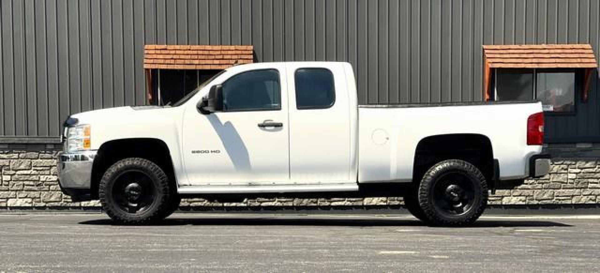 2013 WHITE CHEVROLET SILVERADO 2500 HD (1GC2CVCGXDZ) with an V8,6.0L(364 CID),OHV engine, AUTOMATIC transmission, located at 14600 Frazho Road, Warren, MI, 48089, (586) 776-3400, 42.485996, -82.974220 - Photo#1
