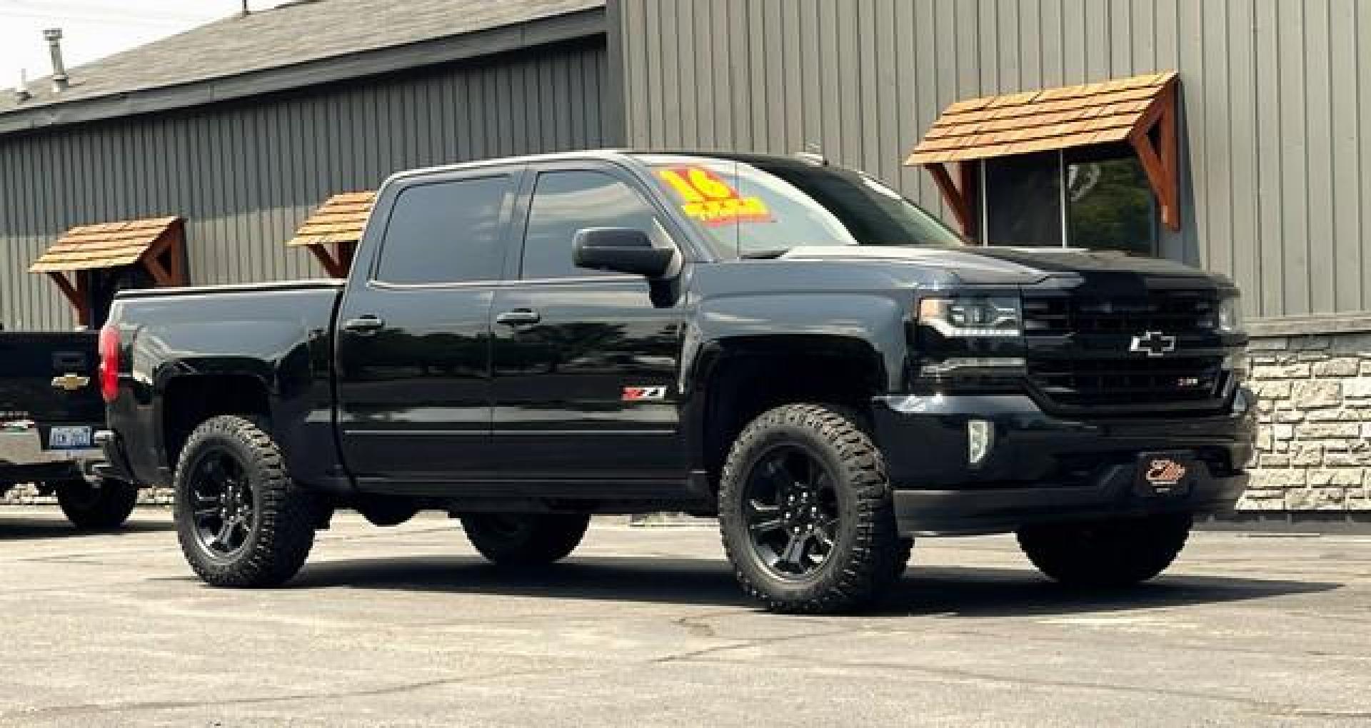 2016 BLACK CHEVROLET SILVERADO 1500 (3GCUKSEC4GG) with an V8,5.3L(325 CID),OHV engine, AUTOMATIC transmission, located at 14600 Frazho Road, Warren, MI, 48089, (586) 776-3400, 42.485996, -82.974220 - Photo#2