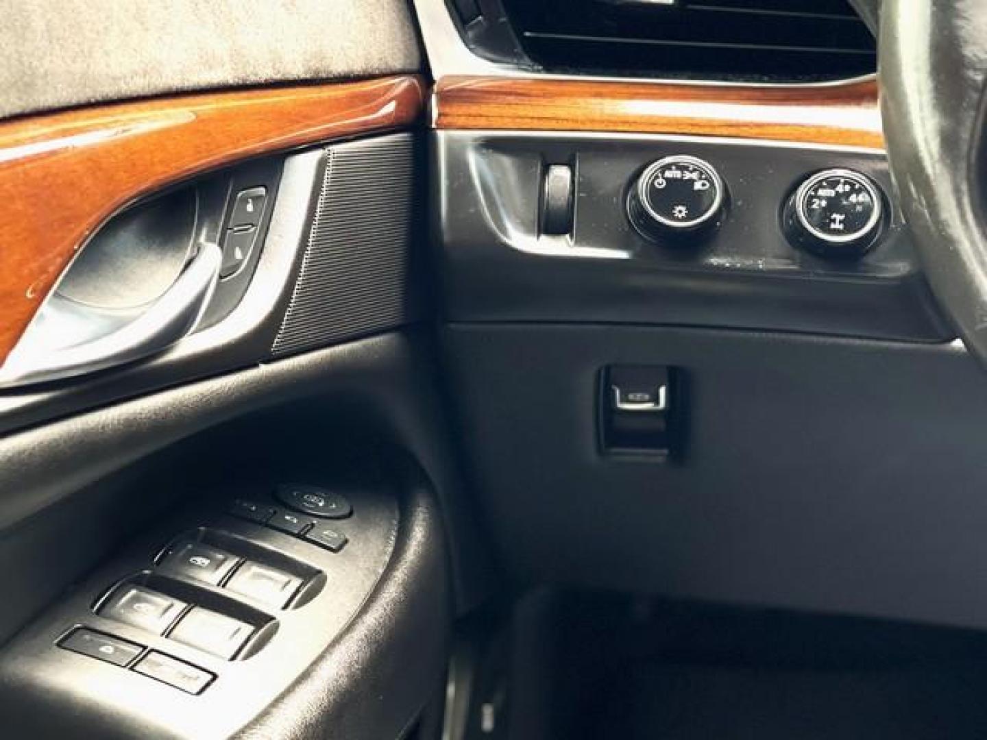 2015 BLACK CADILLAC ESCALADE (1GYS4NKJ7FR) with an V8,6.2L(376 CID),OHV engine, AUTOMATIC transmission, located at 14600 Frazho Road, Warren, MI, 48089, (586) 776-3400, 42.485996, -82.974220 - Photo#15