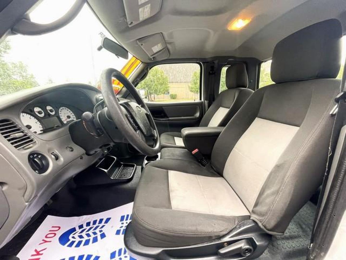 2011 WHITE FORD RANGER (1FTLR4FE4BP) with an V6,4.0L(245 CID),SOHC engine, AUTOMATIC transmission, located at 14600 Frazho Road, Warren, MI, 48089, (586) 776-3400, 42.485996, -82.974220 - Photo#9