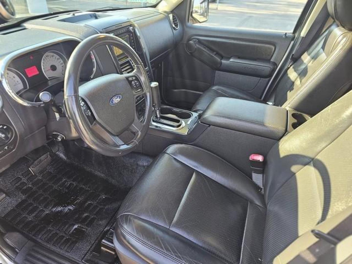 2010 SILVER FORD EXPLORER SPORT TRAC (1FMEU2D83AU) with an V8,4.6L(281 CID),SOHC engine, AUTOMATIC transmission, located at 14600 Frazho Road, Warren, MI, 48089, (586) 776-3400, 42.485996, -82.974220 - Photo#12