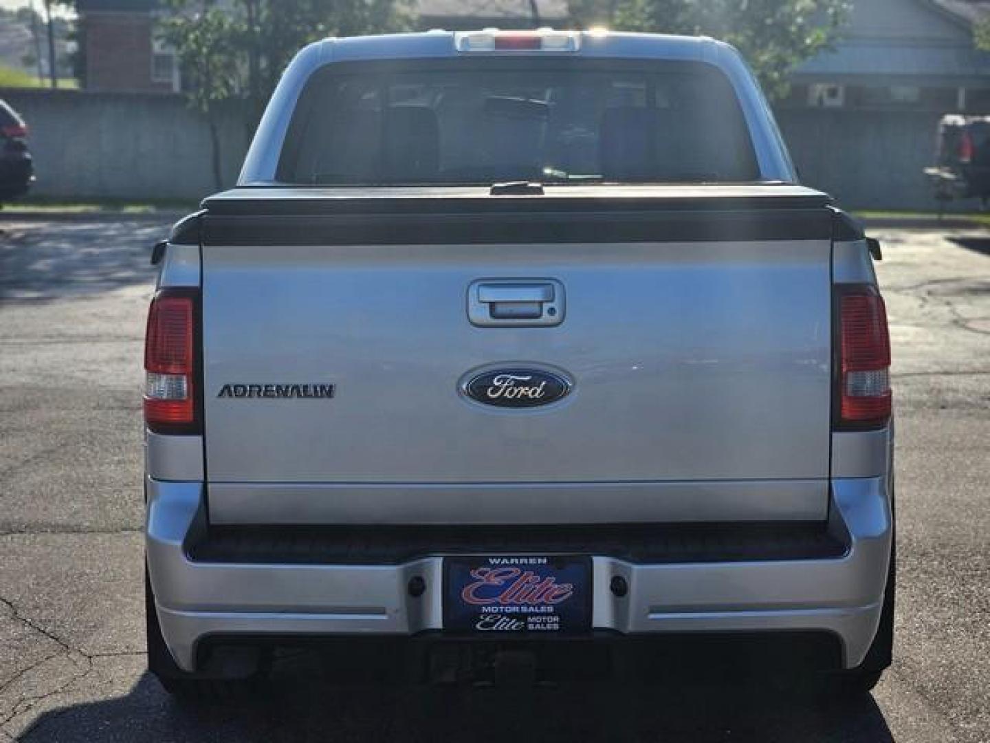 2010 SILVER FORD EXPLORER SPORT TRAC (1FMEU2D83AU) with an V8,4.6L(281 CID),SOHC engine, AUTOMATIC transmission, located at 14600 Frazho Road, Warren, MI, 48089, (586) 776-3400, 42.485996, -82.974220 - Photo#5