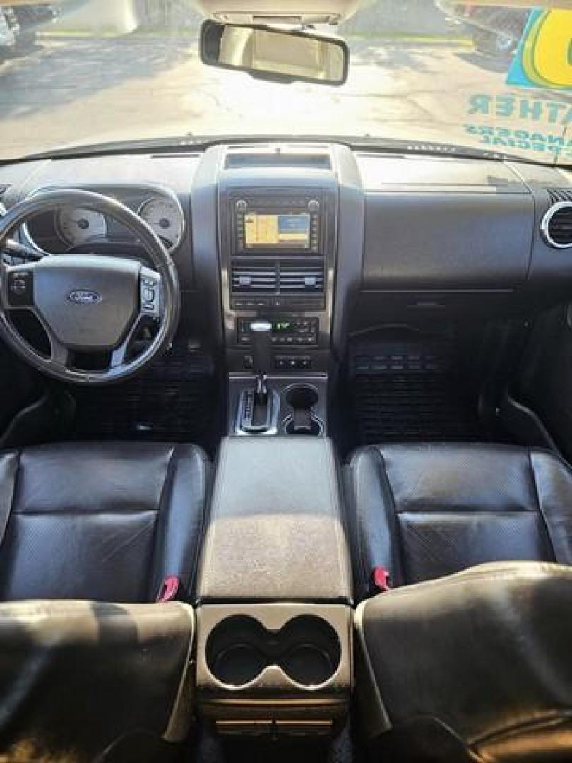 2010 SILVER FORD EXPLORER SPORT TRAC (1FMEU2D83AU) with an V8,4.6L(281 CID),SOHC engine, AUTOMATIC transmission, located at 14600 Frazho Road, Warren, MI, 48089, (586) 776-3400, 42.485996, -82.974220 - Photo#8